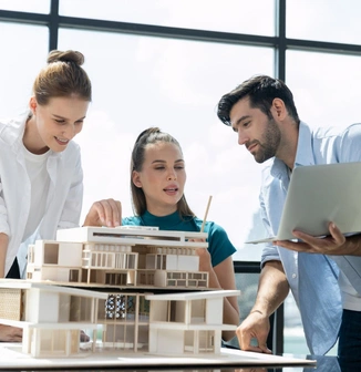 Architects presenting building model – Architect Pro Dallas